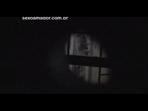 ❤️ Lourinho é filmado secretamente por um voyeur de bairro escondido atrás de tijolos ocos ️❌ Porno porno em nós pt.hentaizm.ru ﹏