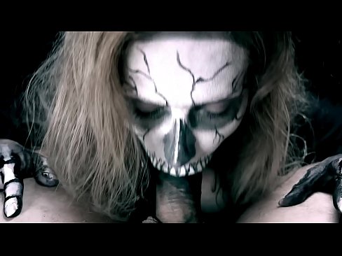 ❤️ Rapariga demoníaca a chupar pilas com a sua boca negra e a engolir esperma. ️❌ Porno porno em nós pt.hentaizm.ru ﹏